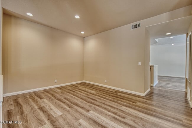 Building Photo - 1044 Cherry Creek Cir