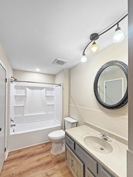 Building Photo - 432 Summer Dr