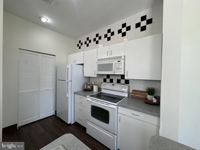 Building Photo - 1101 Barbara's Ct