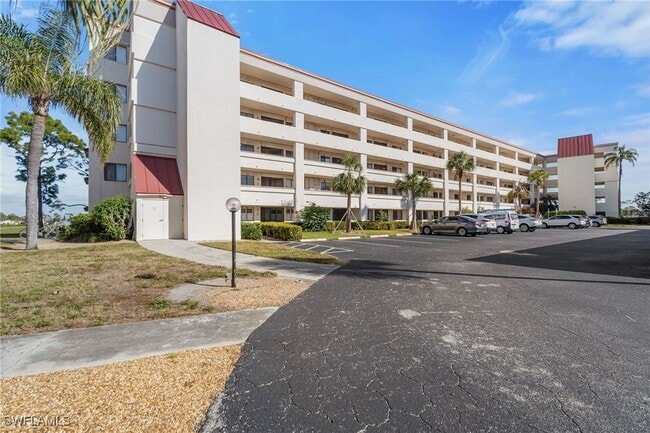 Building Photo - 7410 Lake Breeze Dr