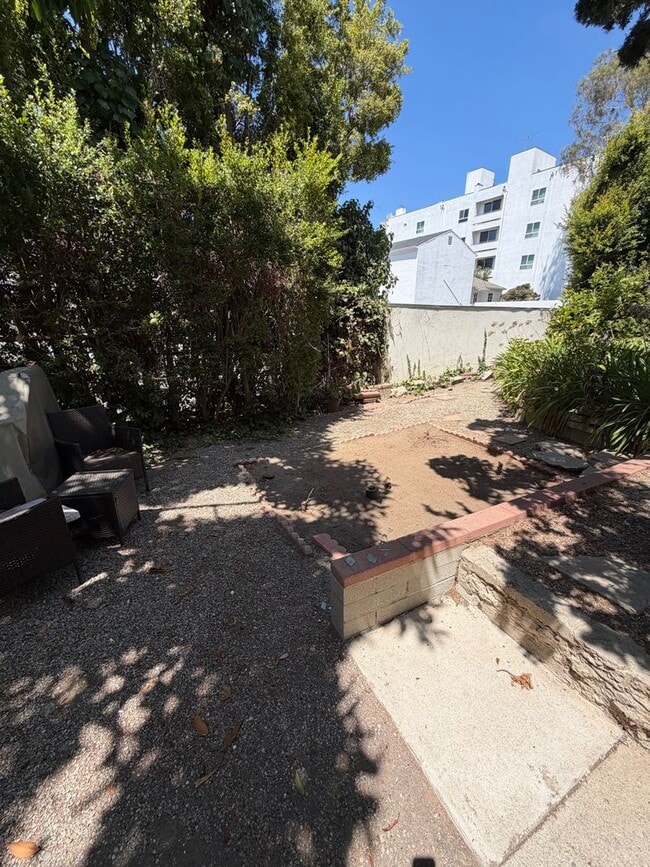 Building Photo - 449 Midvale Ave