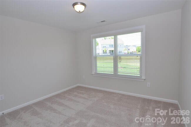 Building Photo - 1133 Overlake Dr