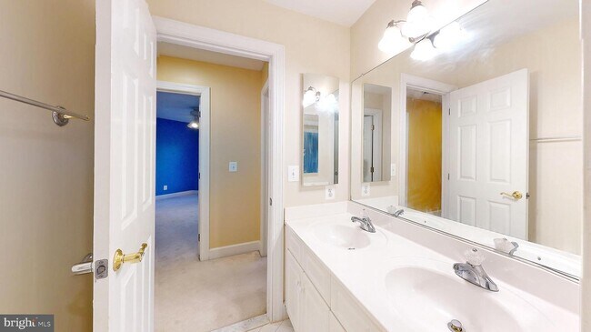 Building Photo - 309 Pure Spring Crescent