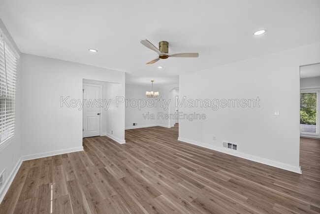 Building Photo - 3007 Stratford Dr