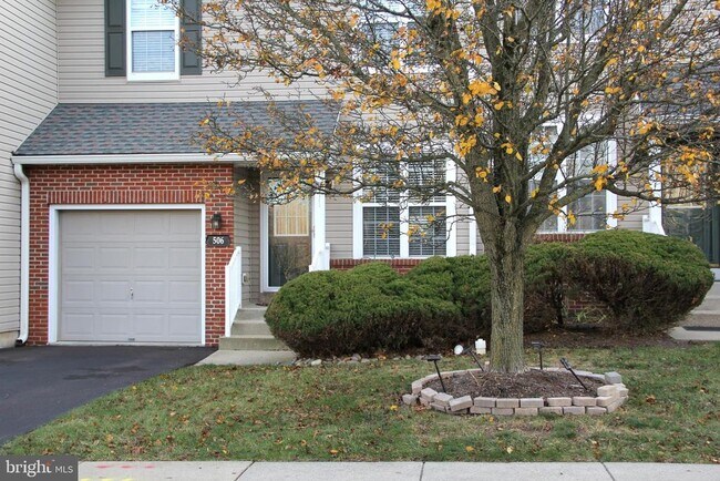 Building Photo - 506 Quincy St