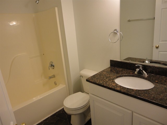 Building Photo - 744 Ridge View Dr
