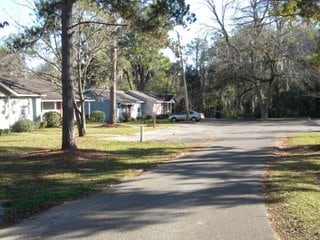 Building Photo - 1604 Carolwood Ct