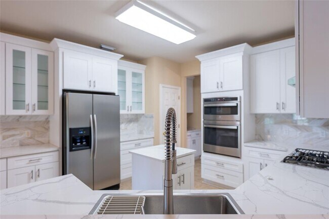 Building Photo - 1106 Camden Cove