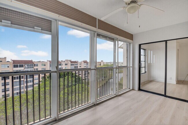 Building Photo - 14475 Strathmore Ln