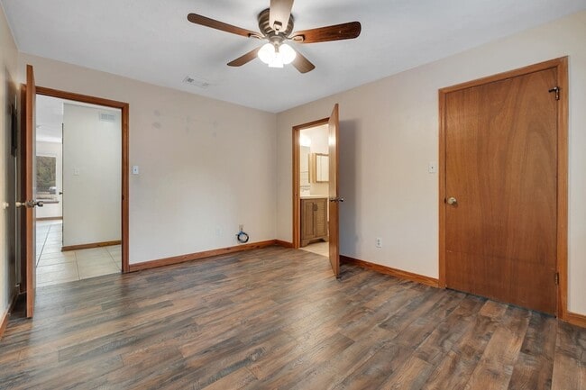 Building Photo - 2008 E Park Ave