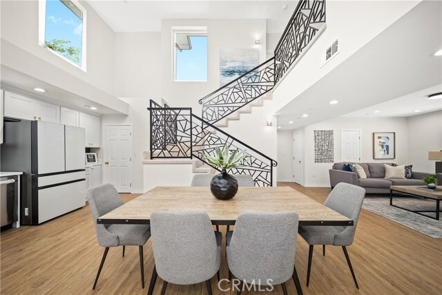 Building Photo - 1372 Carmona Ave