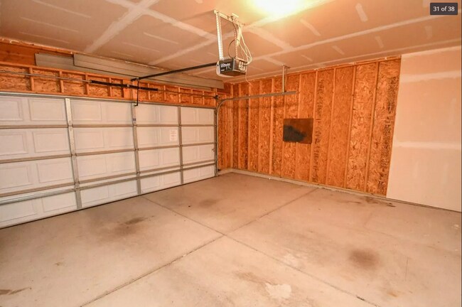 Building Photo - 502 Commander Ct