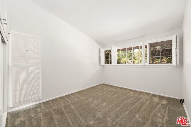 Building Photo - 5824 Laramie Ave