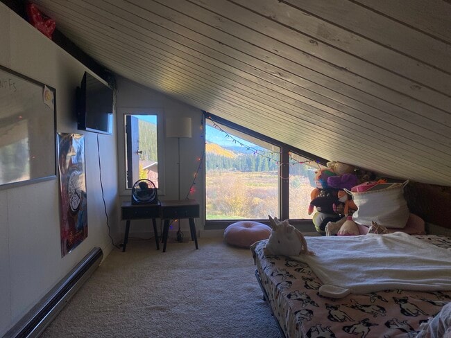 Building Photo - 136 Lance Ln