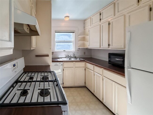 Building Photo - 4812 Ramsey Ave