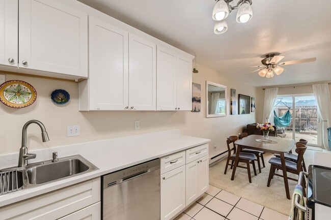 Building Photo - 1858 Centaur Cir