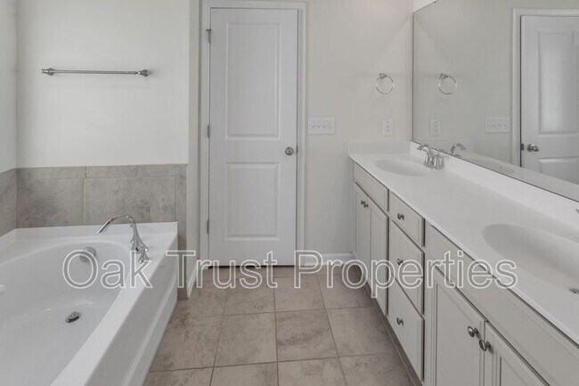 Building Photo - 238 Firewheel Ct