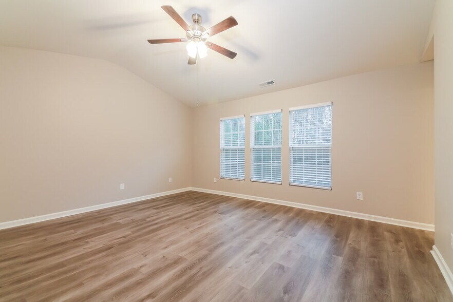 Building Photo - 5150 Wetlands Dr