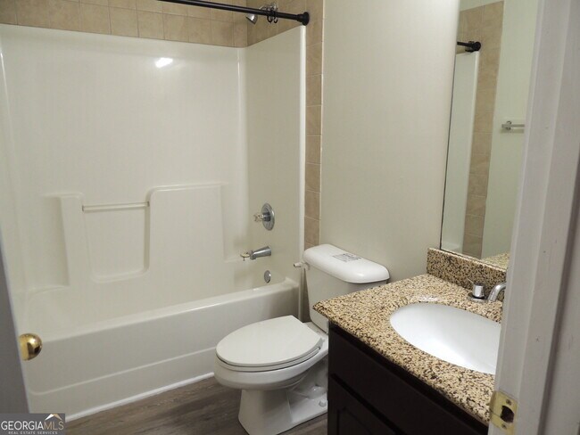 Building Photo - 70 Aspen Dr