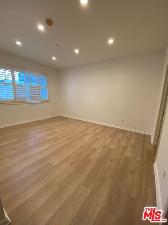 Building Photo - 320 S Willaman Dr