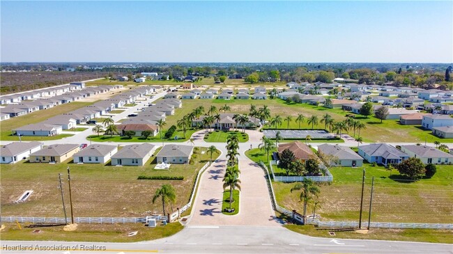 Building Photo - 1392 Stone Ridge Cir