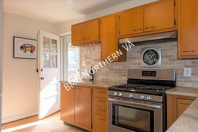 Building Photo - 1100 S Forest Dr