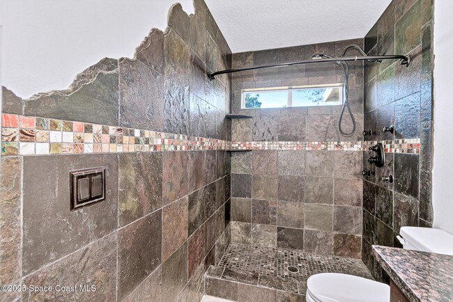 Building Photo - 960 Villa Dr