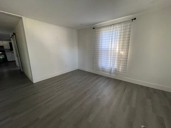 Building Photo - 3 Bed 2 Bath Home For Rent