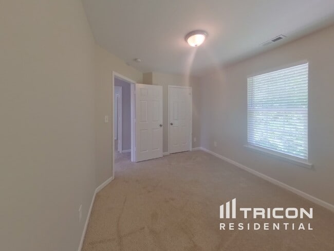Building Photo - 296 Waxberry Ct