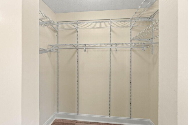 Building Photo - 640 Jaeger Dr