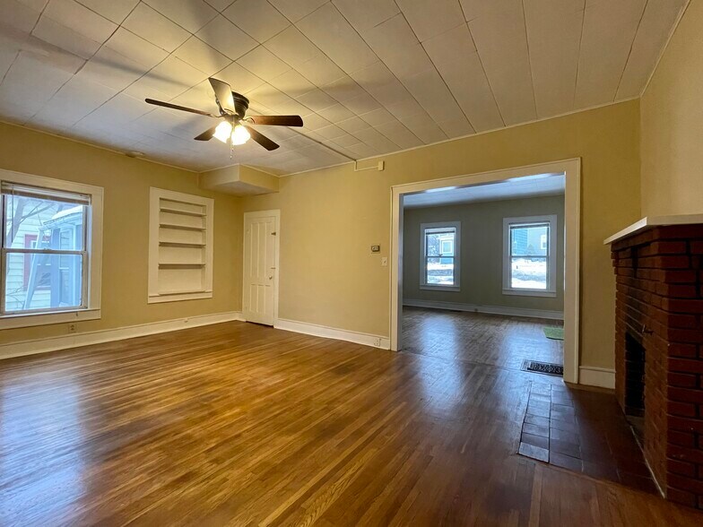 Building Photo - 128 Washington St