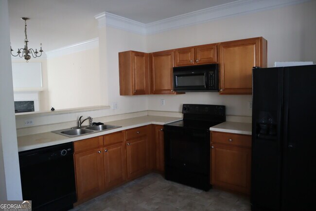 Building Photo - 658 Providence Pl SW