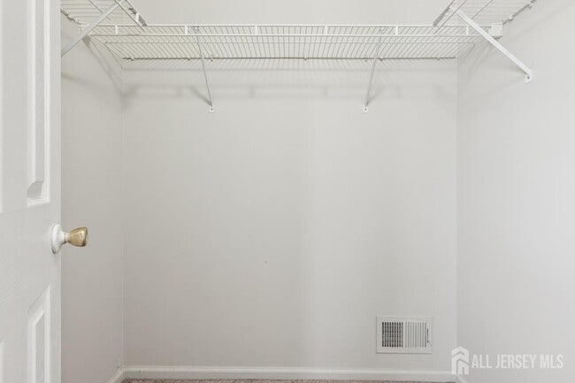 Building Photo - 121 Giera Ct