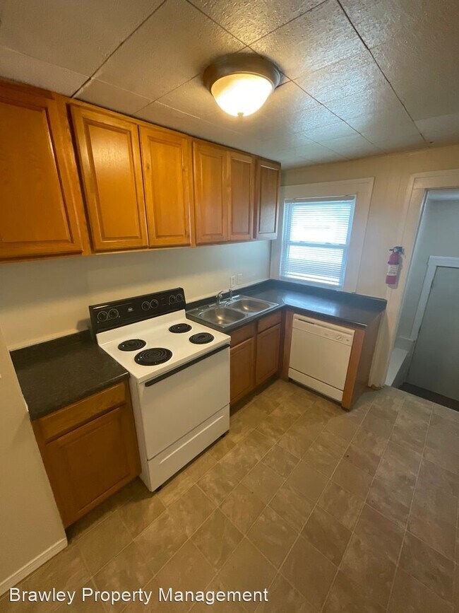 Building Photo - 5 br, 2 bath House - 609 N. Dunn St