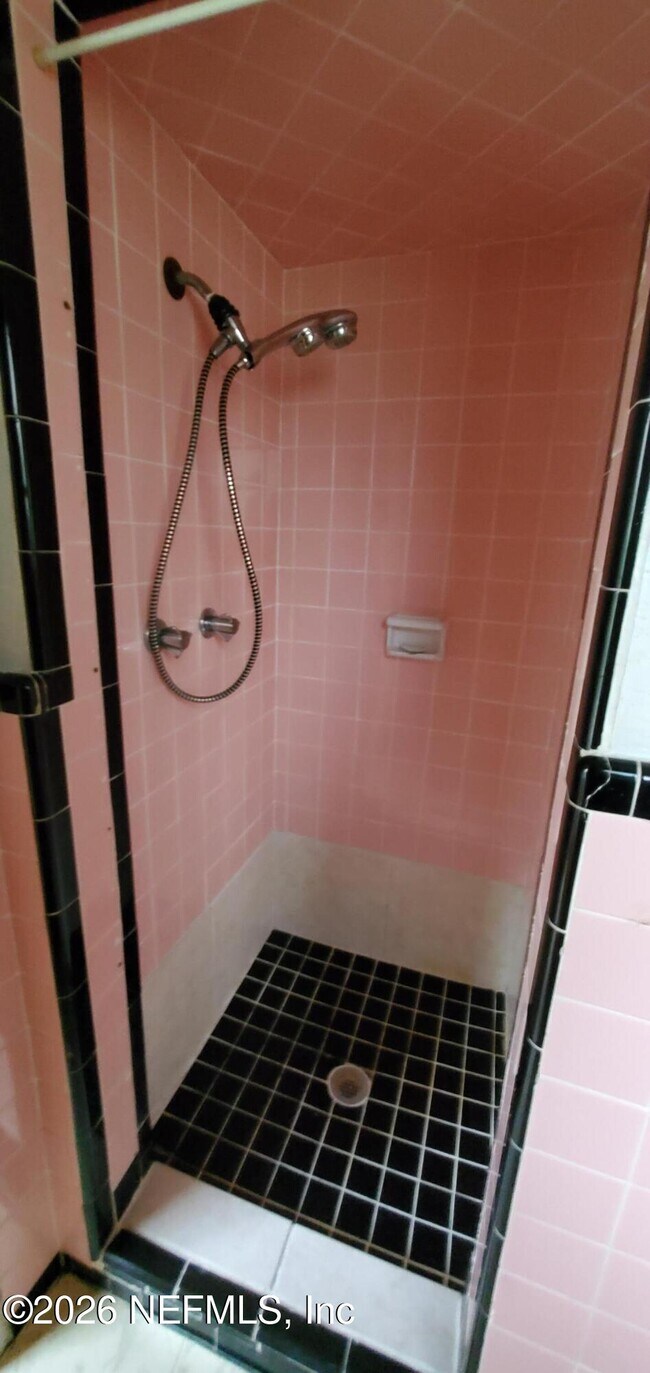 Building Photo - 101 Myers Ln