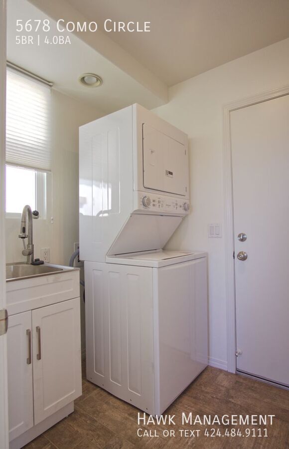 Building Photo - 5678 Como Cir