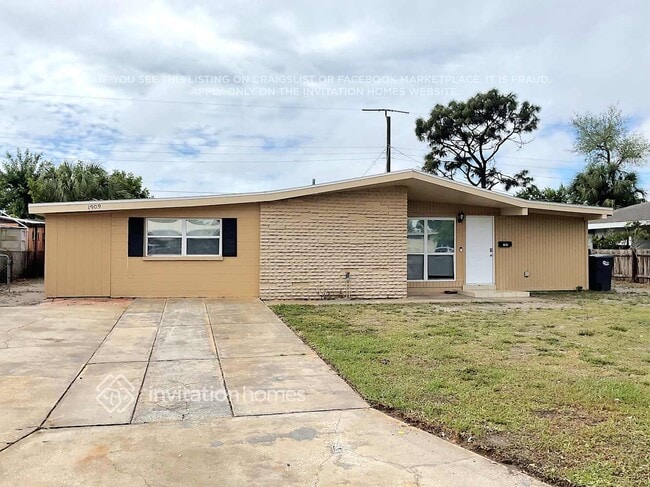 Building Photo - 1909 Yale Ave