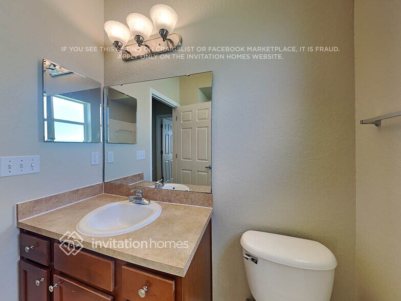 Building Photo - 3652 Sandhill Crane Dr