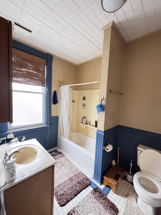 Building Photo - 3-Bedroom Student House – Available August 1st, 2026