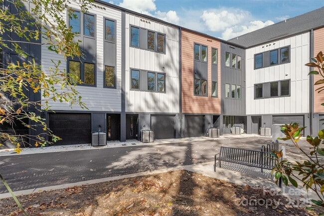 Building Photo - 1356 Briar Creek Rd