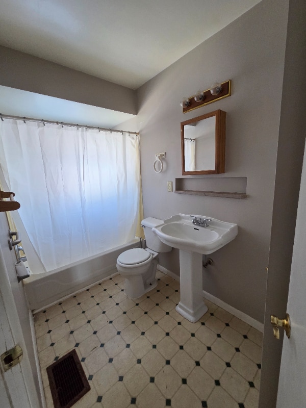 Building Photo - 2257 Benninghofen Ave