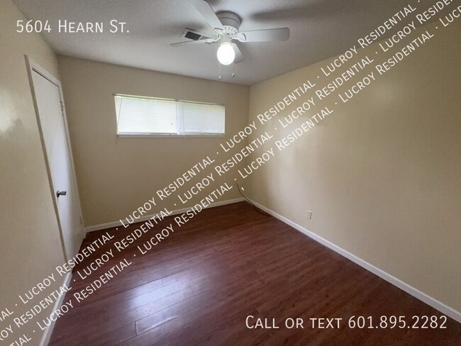 Building Photo - 5604 Hearn St