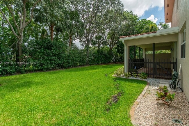 Building Photo - 9065 Silver Glen Way