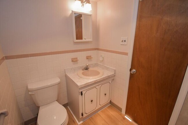 Building Photo - 6 Aspen Way