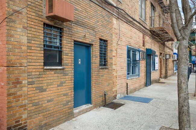 Building Photo - 86-22 Jamaica Ave