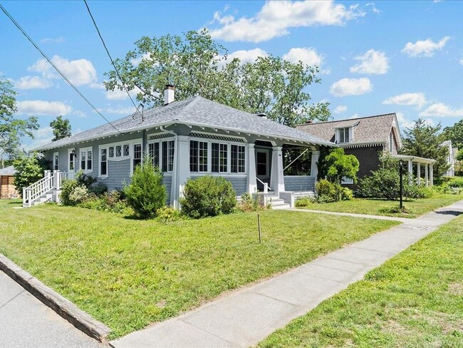 Building Photo - 1102 Buttonwoods Ave