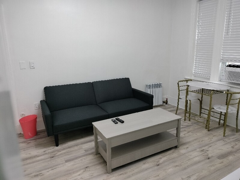 Building Photo - 56 Park Vale Ave