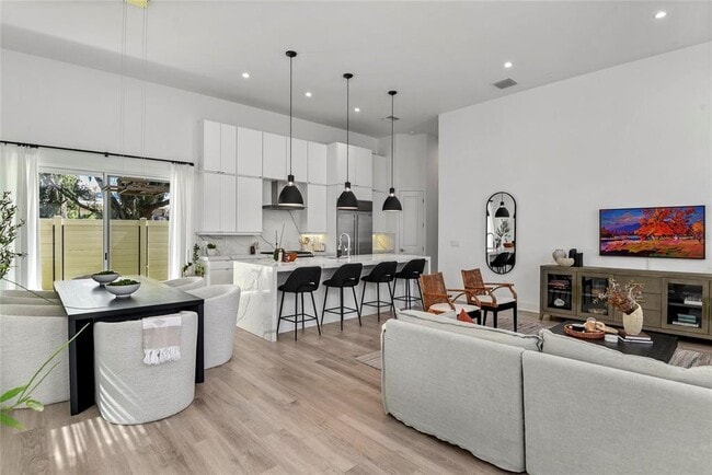 Building Photo - 503 W Canton Ave