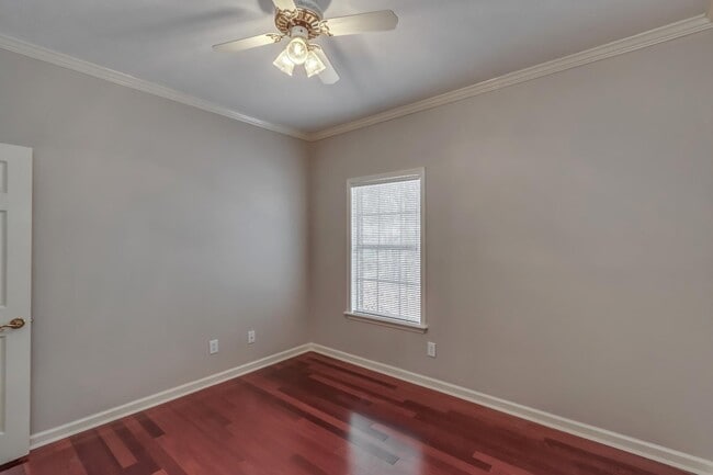 Building Photo - 340 Willow Ridge Cove