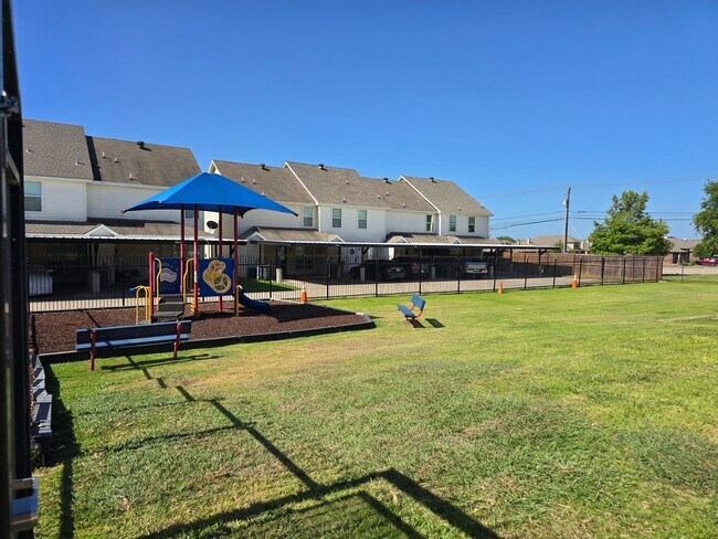 Building Photo - 5820 Show Master Ln